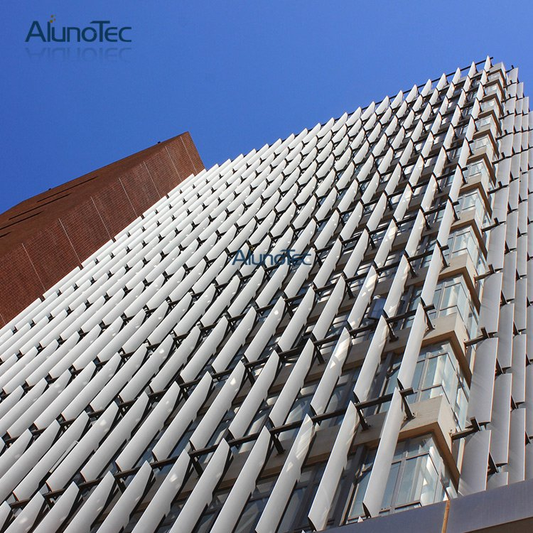 Pare-soleil décoratif en aluminium vertical, persienne solaire pour façade de bâtiment