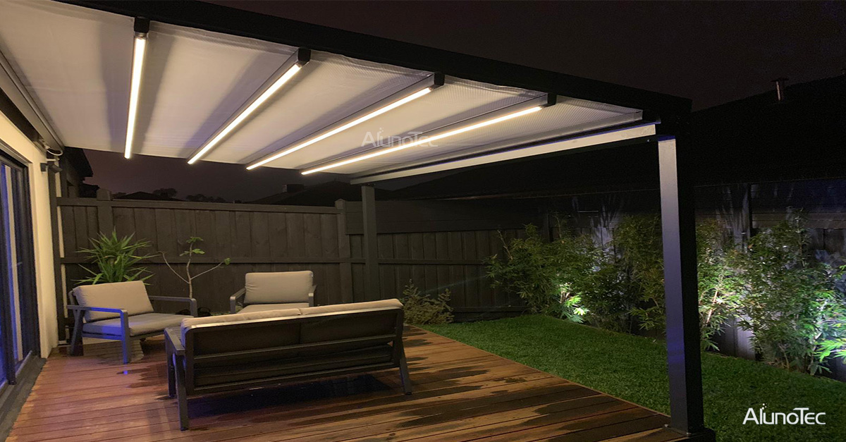 Couverture de patio avec lumière LED